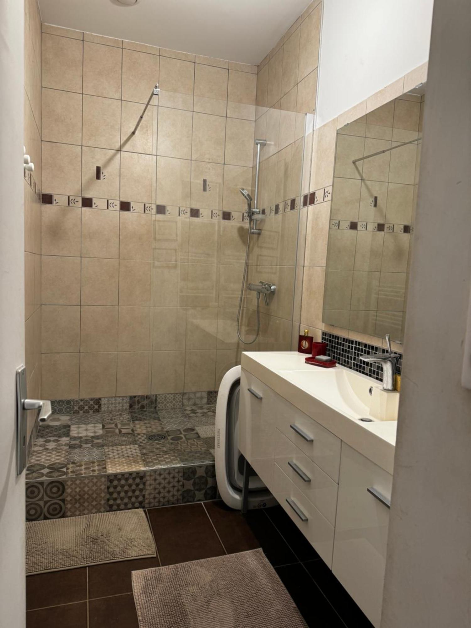 Centre Apartment *